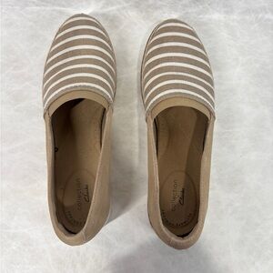 Clarks Collection Women’s Beige Striped Slip-On Flats Size 8.5